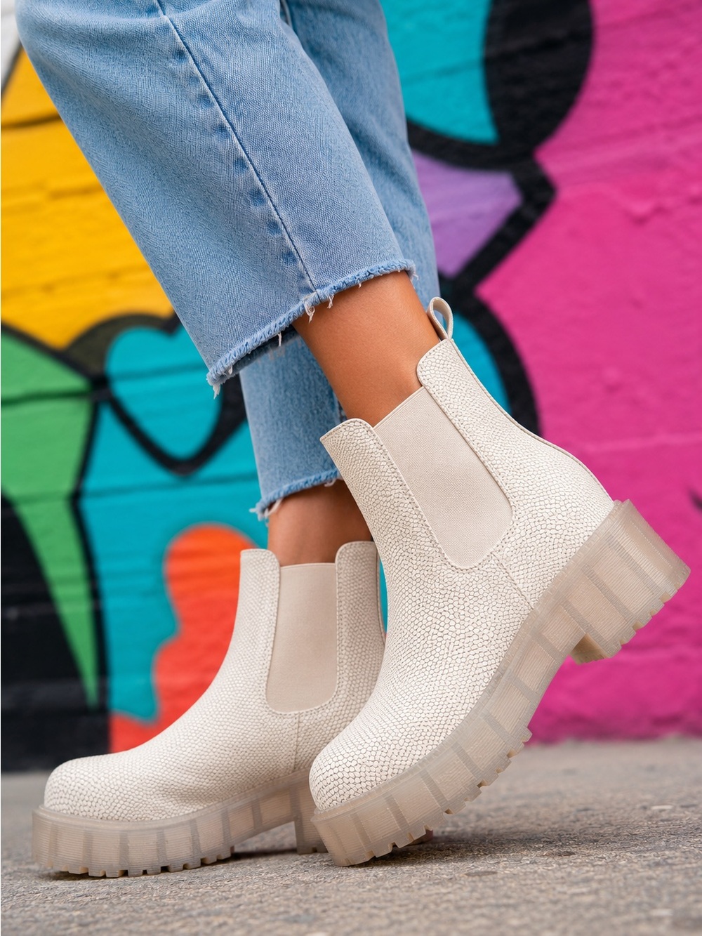 Dirty Laundry Margo Embossed Chunky Chelsea Lug Platform Boot Size 7.5 / 38